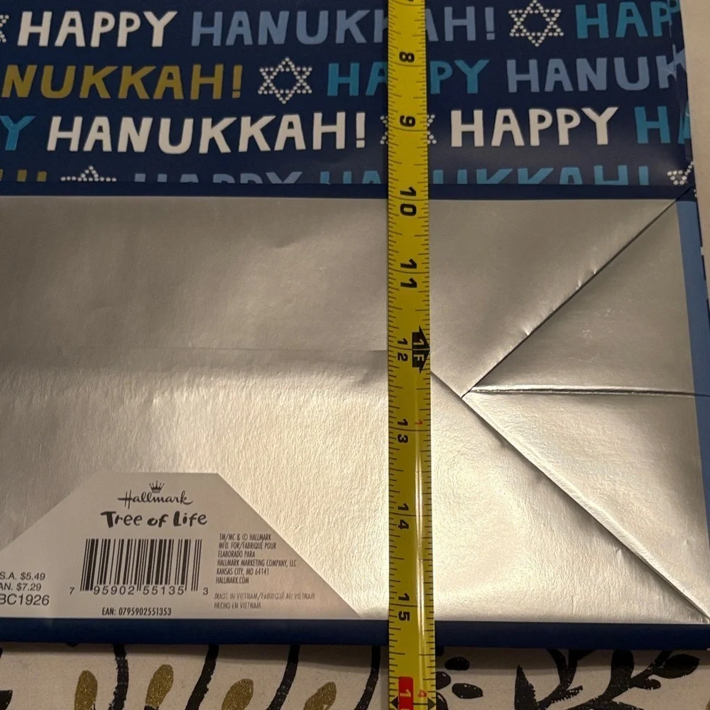 Hallmark Tree of Life Hanukkah Bulk Gift Bags Bundle (Pack of 10)